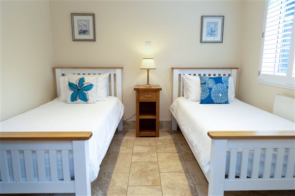 twin bedroom